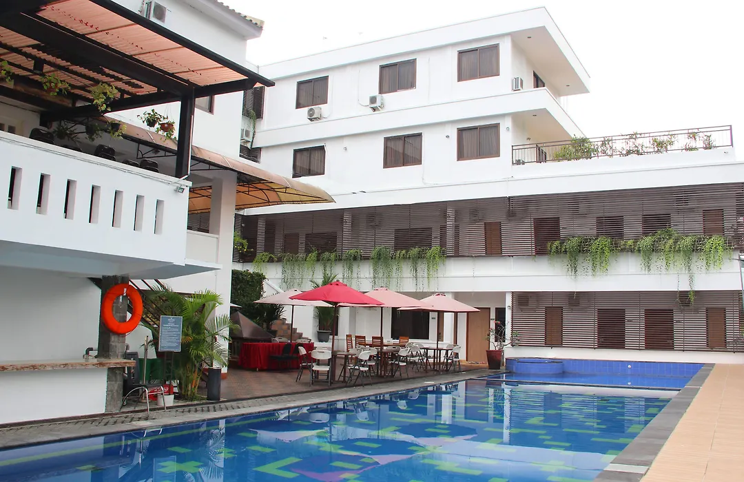 Front One Resort Yogyakarta-1