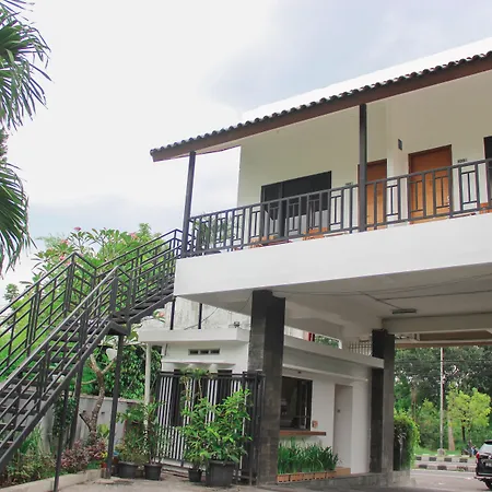 Front One Resort Yogyakarta-3